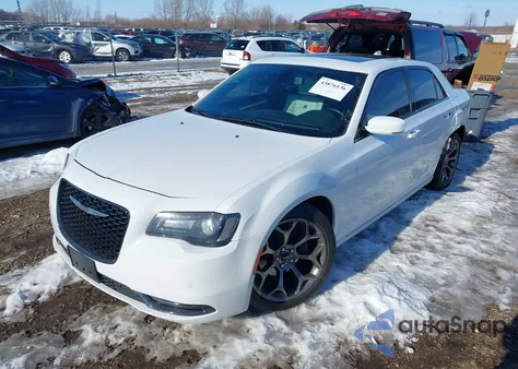 2017 Chrysler 300 300S z USA, uszkodzony, nr VIN 2C3CCABG7HH617850